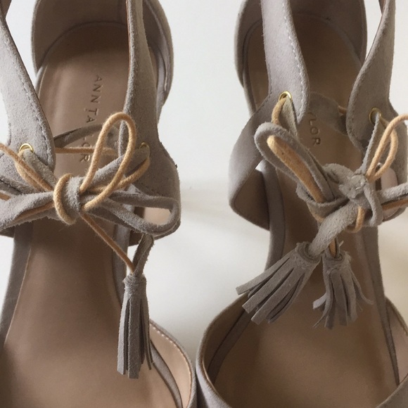 Ann Taylor gray heel - Picture 8 of 8